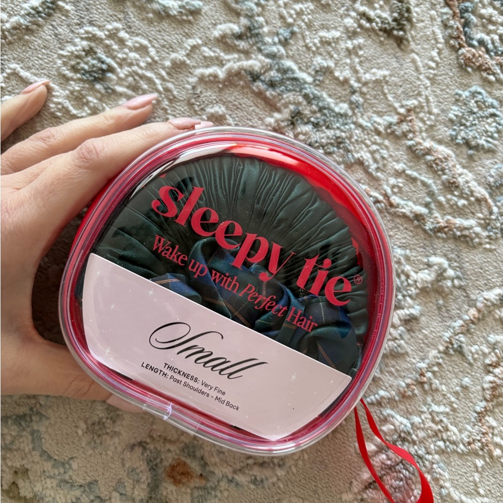 Sleepy Tie Hair Accessory in Navy